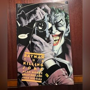DC Comics Batman The Killing Joke - Black, White, Red, Green